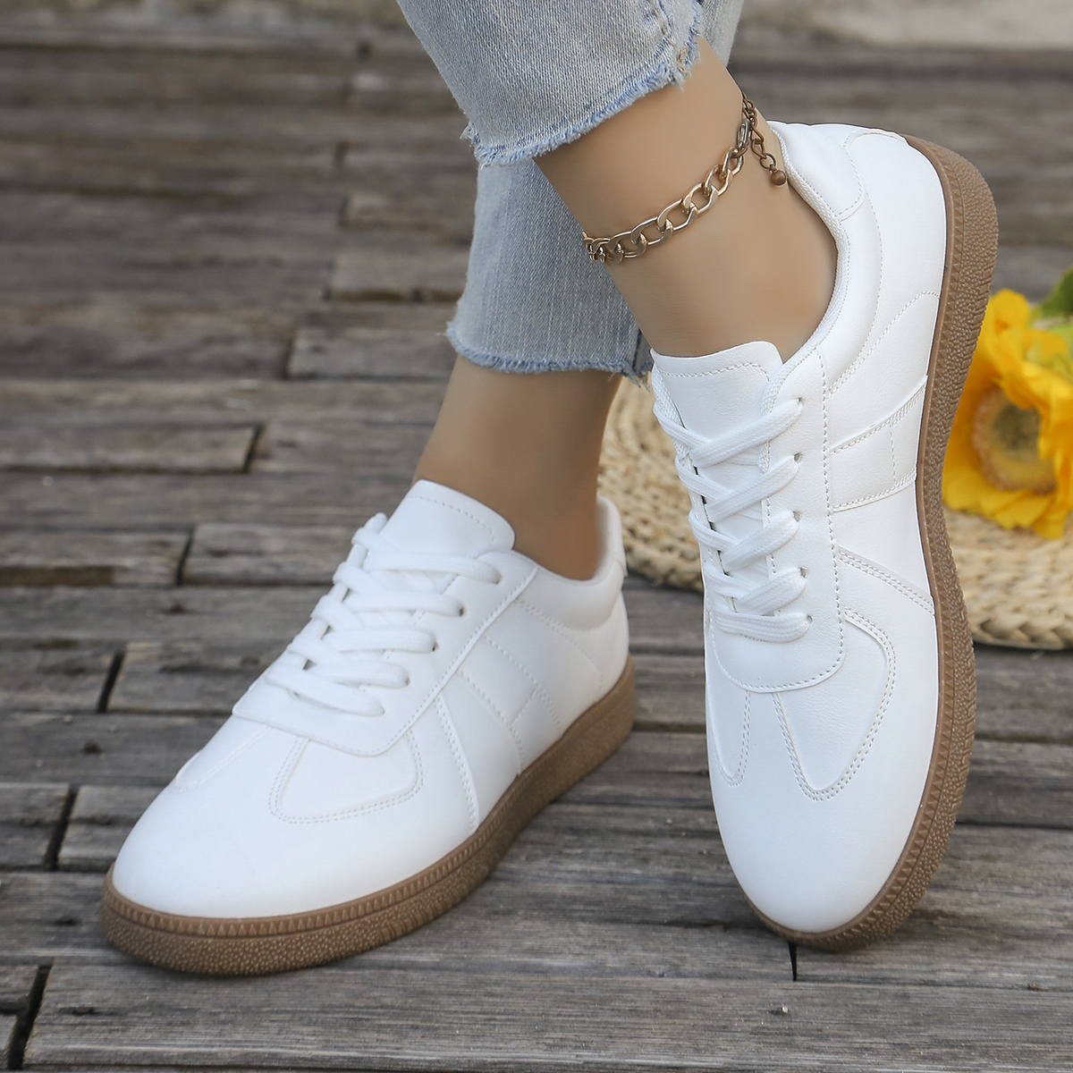 Embroidery White - Ladies' casual white sports shoes -