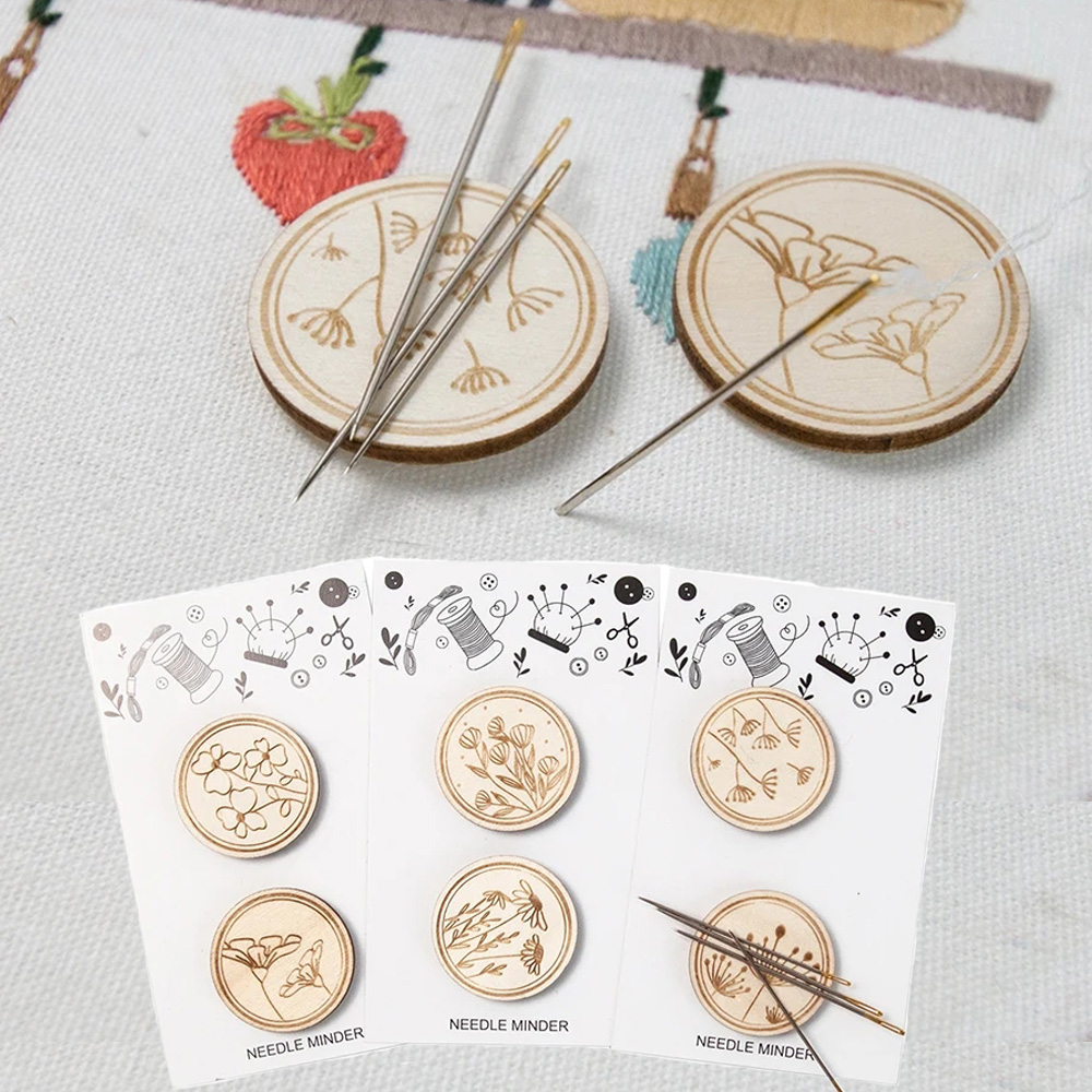 2Pcs Cross Stitch Wood Needle  - Needle Minder Magnet avis et prix