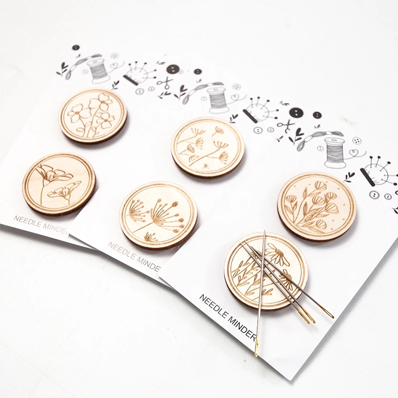 2Pcs Cross Stitch Wood Needle  - Needle Minder Magnet avis et prix