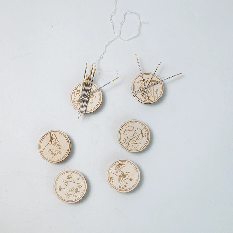 2Pcs Cross Stitch Wood Needle  - Needle Minder Magnet avis et prix