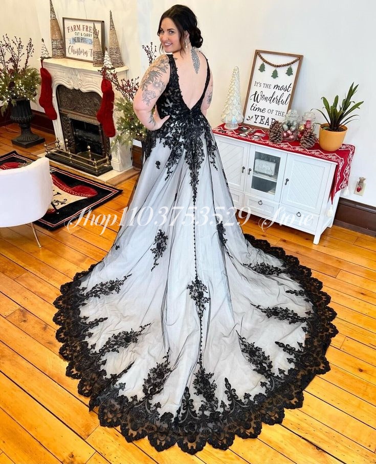 Gothic V Neck Wedding Dresses  - Embroidery White Dress avis et prix