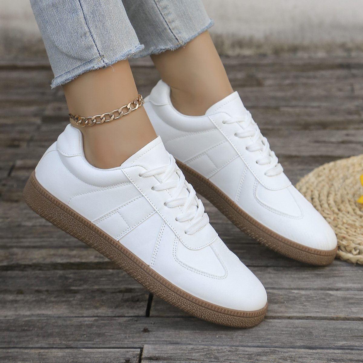 Ladies' casual white sports sh - Embroidery White avis et prix