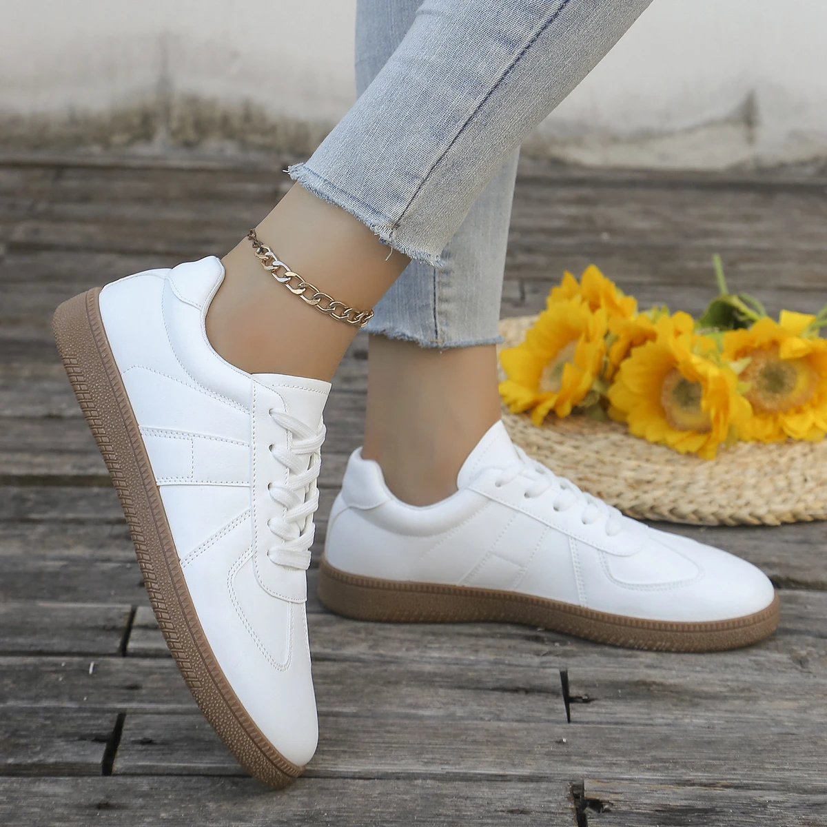Ladies' casual white sports sh - Embroidery White avis et prix