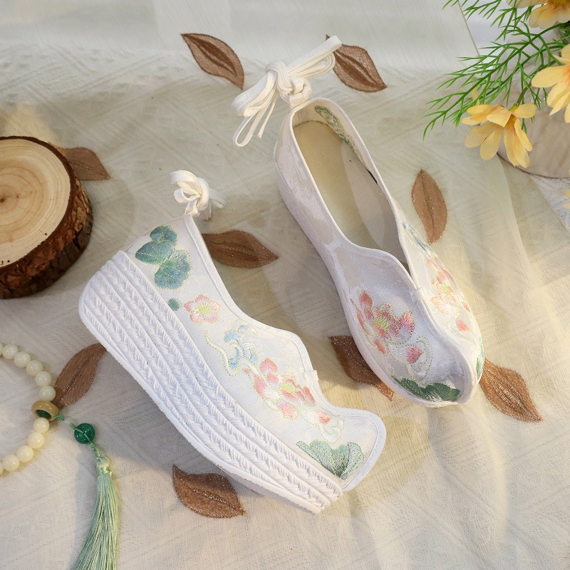 2026 Women's White Lotus Embro - Embroidery White avis et prix