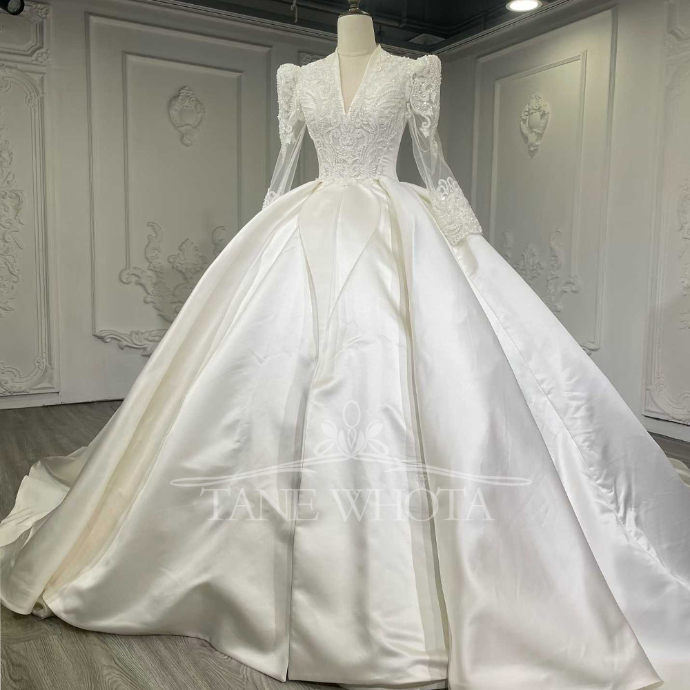 Satin White Ivory V-Neck Long  - Embroidery White Dress avis et prix