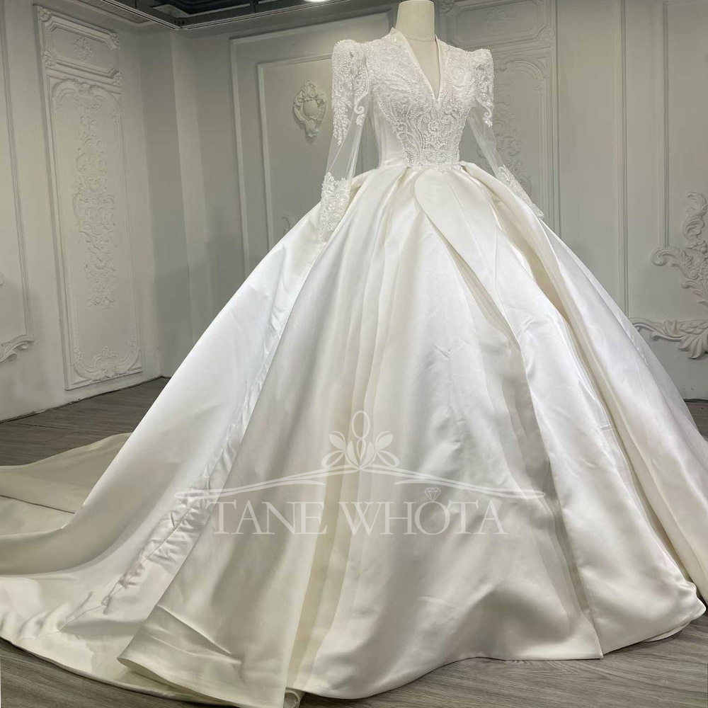 Satin White Ivory V-Neck Long  - Embroidery White Dress avis et prix