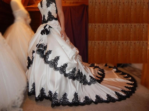 Vintage Wedding Dress Gothic B - Embroidery White Dress avis et prix