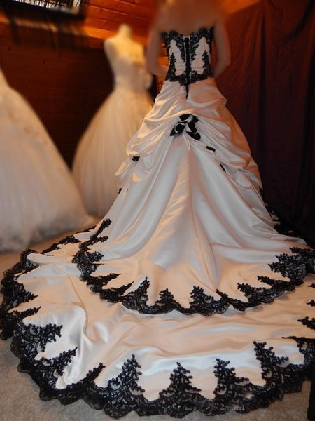 Vintage Wedding Dress Gothic B - Embroidery White Dress avis et prix